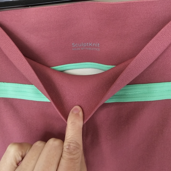 NWOT•Fabletics high-waisted cut-out leggings (L) - Picture 9 of 10